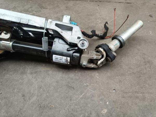 COLONNE DE DIRECTION MERCEDES CLASSE C W204 - Vue 3